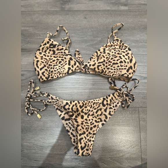 Leopard two piece - Picture 4 of 5